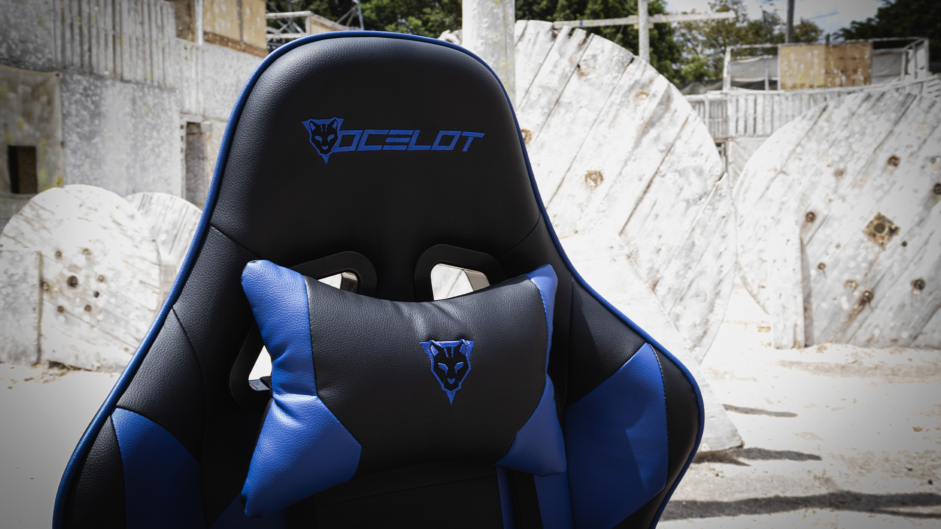 silla gamer negra con azul